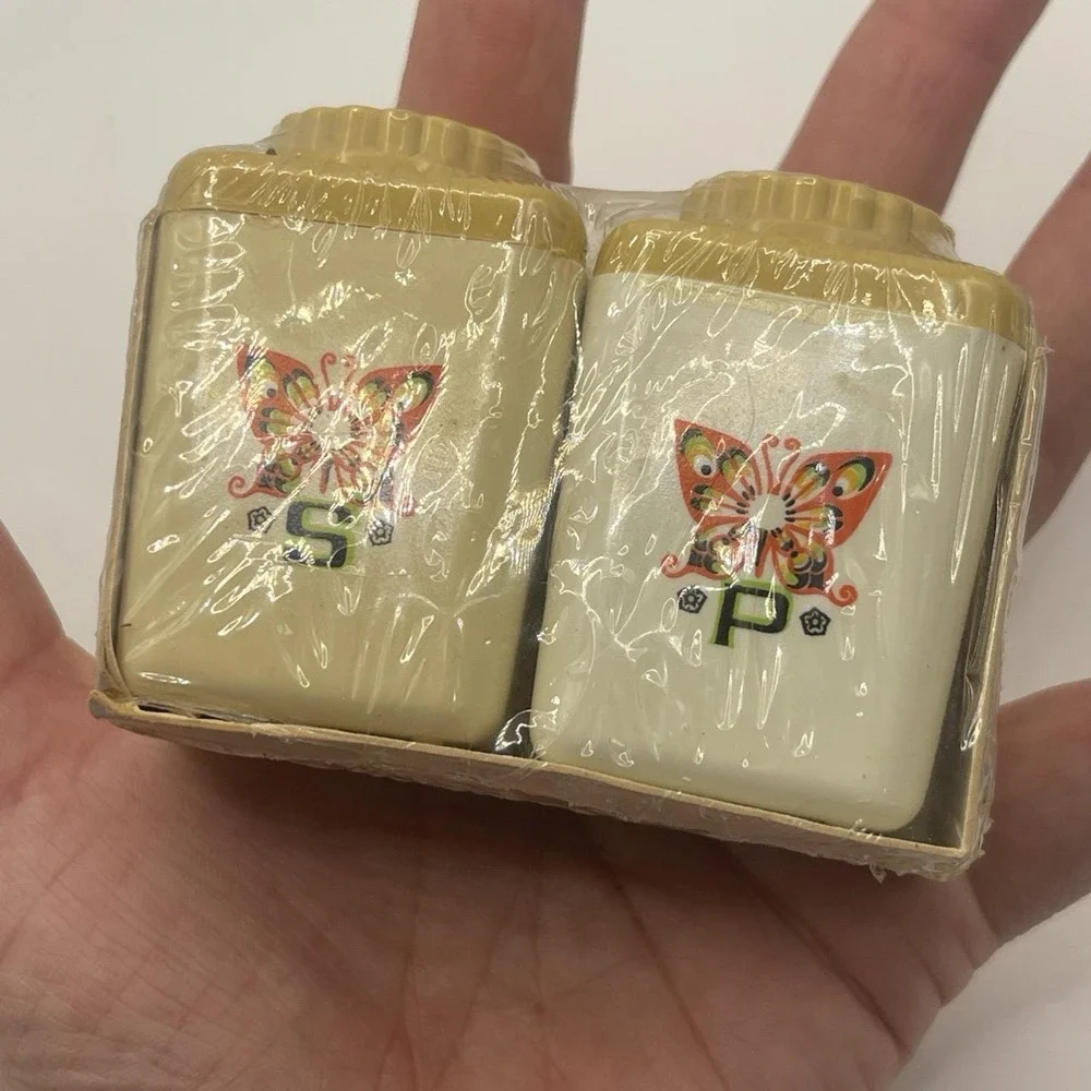 Retro MCM Butterfly Salt Pepper Shaker Set Vintage Sterilite Sealed